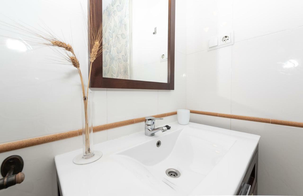 Wonderful Malagueta Pompidou Apartment Malaga Bagian luar foto